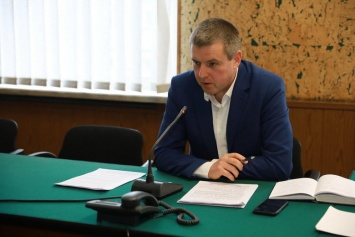 Директор областного департамента ЖКХ задекларировал более 400 тысяч гривен зарплаты и материальную помощь