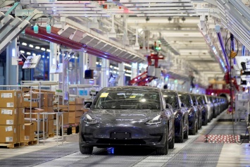 Новые Tesla Model 3 китайской сборки выпустили со старым автопилотом: названа причина