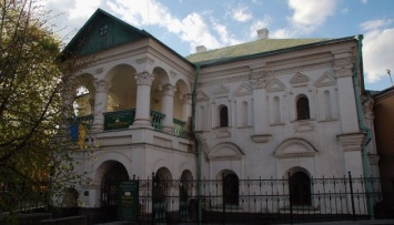 В Киеве отреставрировали "Каменицу войта" и дом Апштейна