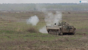 На Донбассе подорвалась БМП: один военный погиб, еще трое ранены