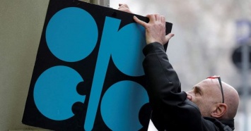 Саудовская Аравия рекордно увеличит добычу нефти из-за срыва сделки ОПЕК