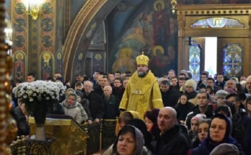 Это уже ни в какие ворота: священники устроили мощный замес прямо в церкви (видео)