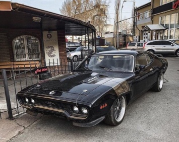 В Киеве замечен редчайший американский автомобиль