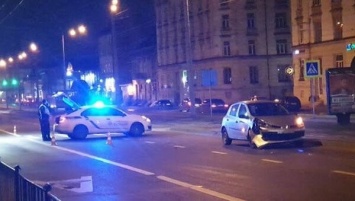 Во Львове таксист Uber сбил мужчину на переходе