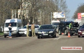 В Николаеве столкнулись 4 автомобиля - двое пострадавших
