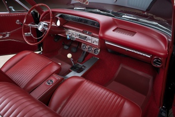 Вот это красотка: раритетная Chevrolet Impala в тюнингованном кузове с гравировкой, зрелище не для слабонервных. Фото
