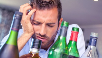 Опасные спиртные напитки: специалисты определили «похмельный» алкоголь