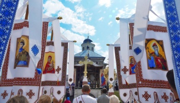 На Тернопольщине перенесли паломничество к реликвии Тернового венца Господня