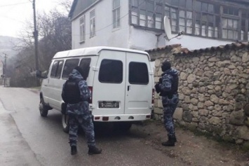 ФСБ проводит обыски в домах крымских татар в Бахчисарае
