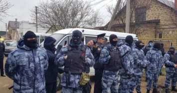 Оккупанты вломились в дома крымских татар: Что происходит?