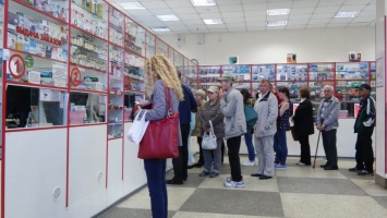 Днепровский врач-инфекционист просит массово не скупать медикаменты и продукты