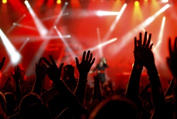 Известное агентство отменило в Запорожье все концерты и спектакли