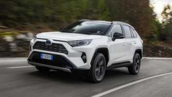 «Новый Toyota RAV4 - машина убийца»: Бывший владелец Ford Kuga высказался о покупке «японца»