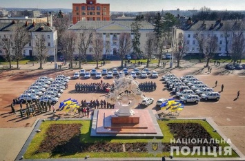 Хмельницкая область пятой в Украине получила офицеров громад