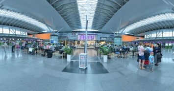 В аэропорту "Борисполь" с самолета сняли троих египтян с подозрением на COVID-19
