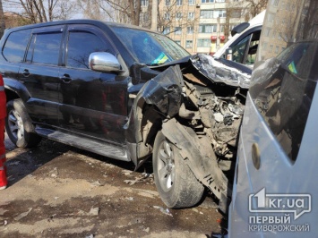 В Кривом Роге 4 авто попали в ДТП на светофоре