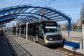 Киев ведет переговоры относительно продления линии скоростного трамвая до Дворца спорта