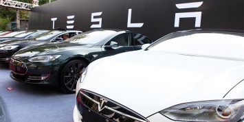 Tesla отозвала персонал с нового завода в Германии из-за коронавируса