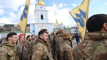 В центре Киева собрались тысячи добровольцев: что происходит на Михайловской площади