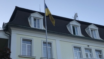 Посольство Украины в Австрии будет отвечать на обращения даже ночью