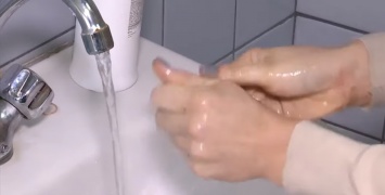 Медики рассказали, какой вред здоровью может нанести слишком частое мытье рук