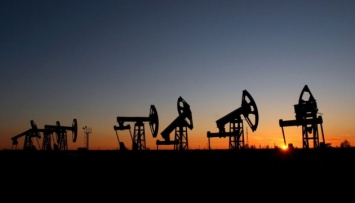Коронавирус продолжает "обваливать" цены на нефть