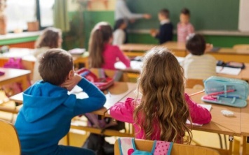 В Симферополе пока не планируют закрывать школы и детсады из-за коронавируса