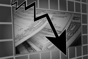 Биткоин упал на 15% до $4500, традиционные акции пережили очередной "черный понедельник"
