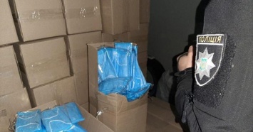 В Киеве у предпринимателя хотели отобрать 100 тыс медицинских масок