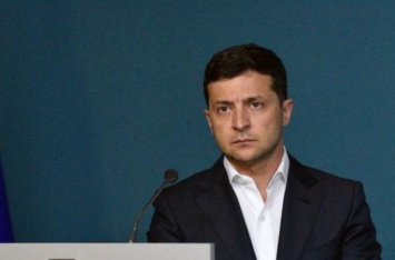 Зеленский хочет ввести чрезвычайное положение: в чем ограничат украинцев, какие права получит власть