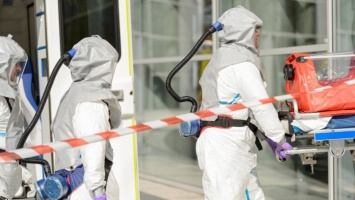 Первые подозрения на коронавирус в Днепре: группу актеров изолировали в больнице