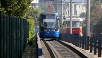 В Киеве переименовали остановку скоростного трамвая