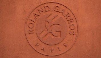 Федерация тенниса Франции переносит Ролан Гаррос на осень