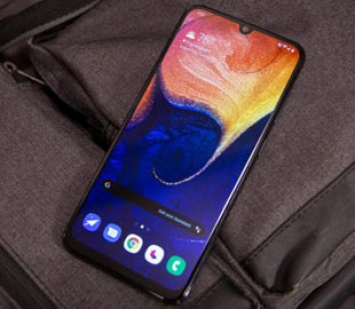 Смартфон Samsung Galaxy A50 уже начал обновляться до Android 10