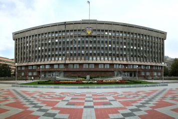 В Запорожском областном совете проводят температурный скрининг чиновников и просят депутатов отменить личные приемы граждан