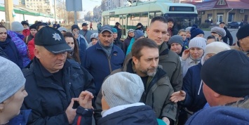 В Луганской области с 19 марта закрываются все рынки, - ФОТО
