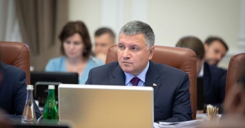 Глава МВД настаивает на введении режима чрезвычайной ситуации в Киеве