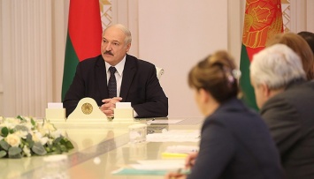 Лукашенко рассказал, как не допустить заражения детьми коронавирусом бабушек