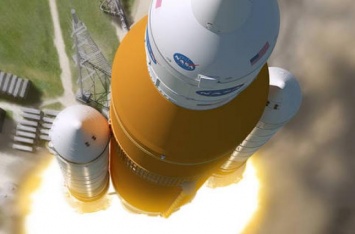 NASA приостанавливает работу над ракетой для полетов на Луну