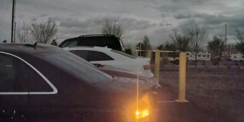 Видео: штатная камера Tesla сняла землетрясение