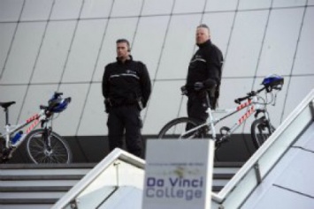 Жителю Нидерландов дали 70 суток ареста за угрозу заразить коронавирусом полицейских