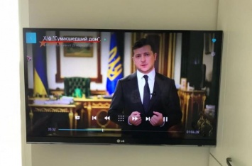 "Сумасшедший дом" и Зеленский: украинский телеканал просто издевается над президентом. ФОТО