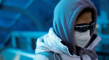 Люди в масках, пустые улицы и штраф за выход из дома: как соблюдают карантин в Неаполе, - ФОТО