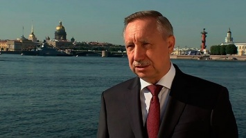 Губернатор Санкт-Петербурга просит туристов не приезжать в город