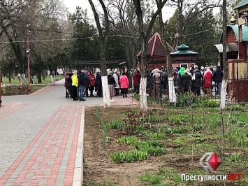Украинцы собираются в церквях, грубо нарушая карантин: возмутительные фото