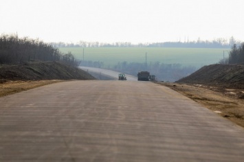 Строительство бетонной дороги в Николаевской области обещают завершить в этом году (ФОТО)