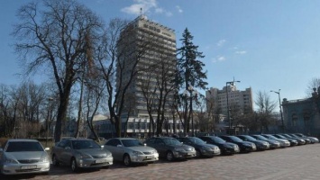 Карантин в Украине: киевские медики будут ездить на работу на автомобилях Рады