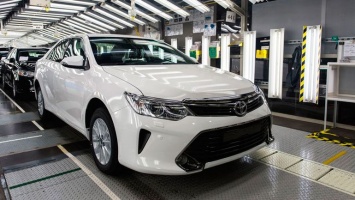 Toyota останавливает производство из-за низкого спроса