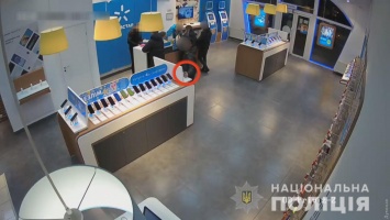 В Одесской области задержали "гастролеров", совершивших серию краж в магазинах электроники и мобильной связи