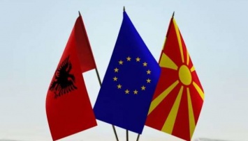 ЕС согласовал начало переговоров о вступлении с Северной Македонией и Албанией